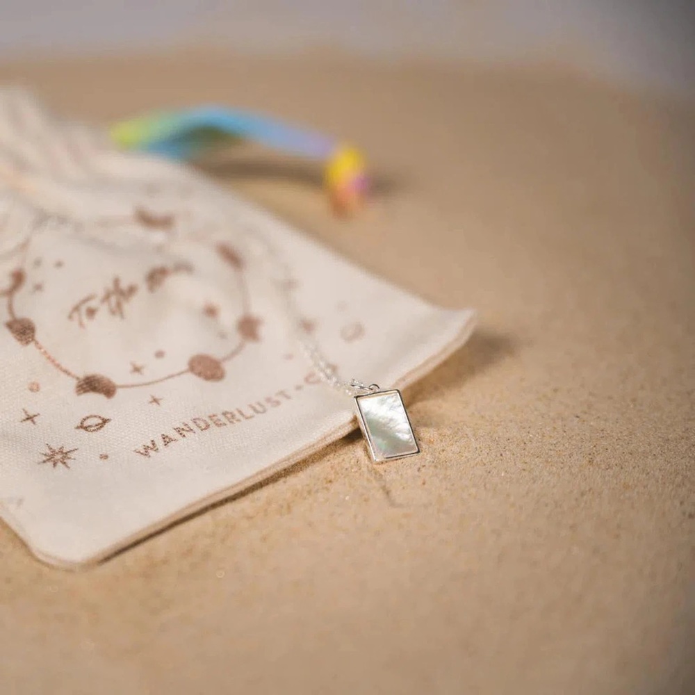 BNWT - Genuine Mother of Pearl Necklace by Wanderlust & Co. .925 Sterling Silver - Picture 2 of 4